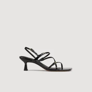 Sandaler med remmar